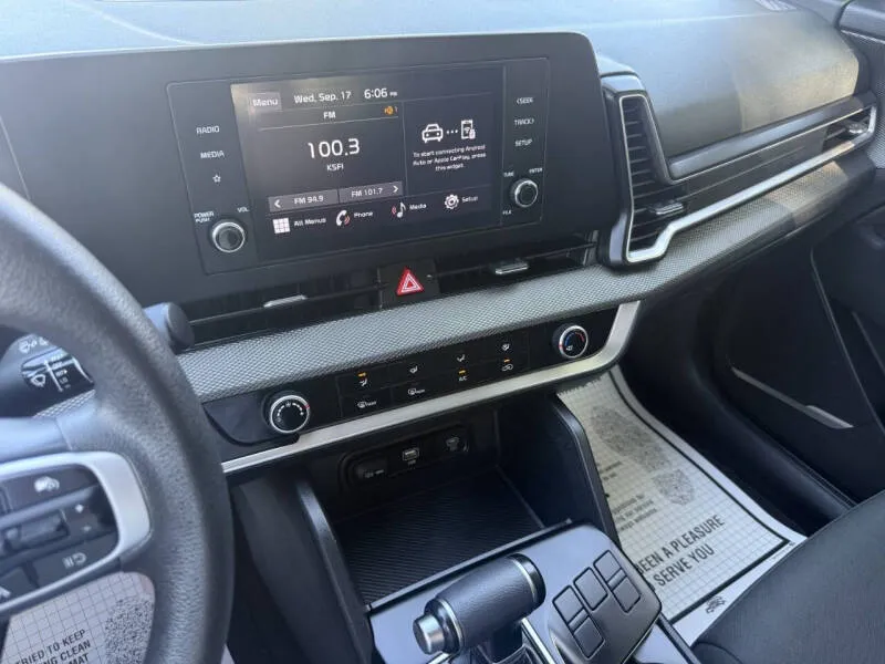 2024 Kia Sportage LX - Photo 23