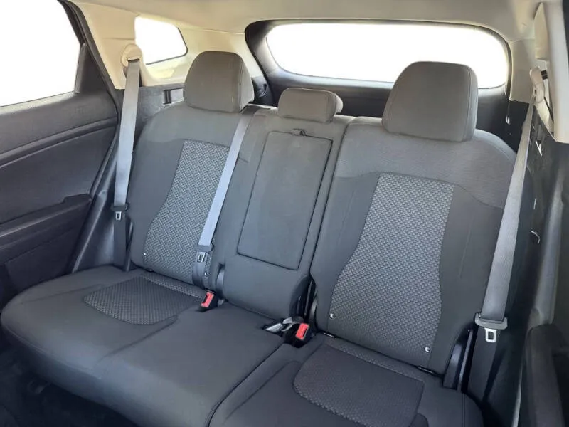 2024 Kia Sportage LX - Photo 11