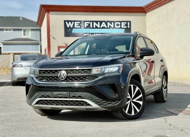Black 2022 Volkswagen Taos SE for sale in Lehi, UT