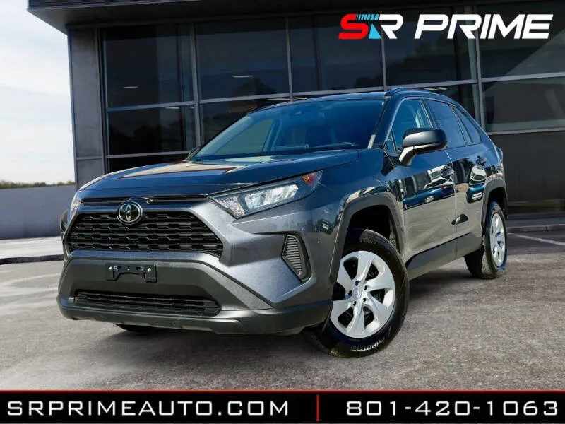 2020 Toyota RAV4 LE AWD's photo