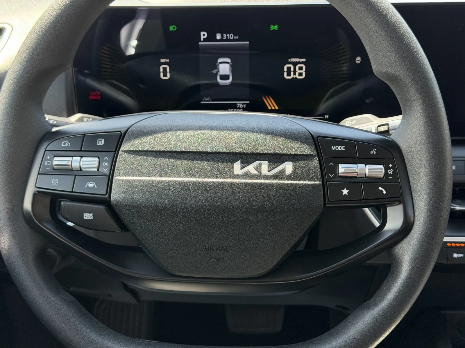 2025 Kia K4 LXS - Photo 14