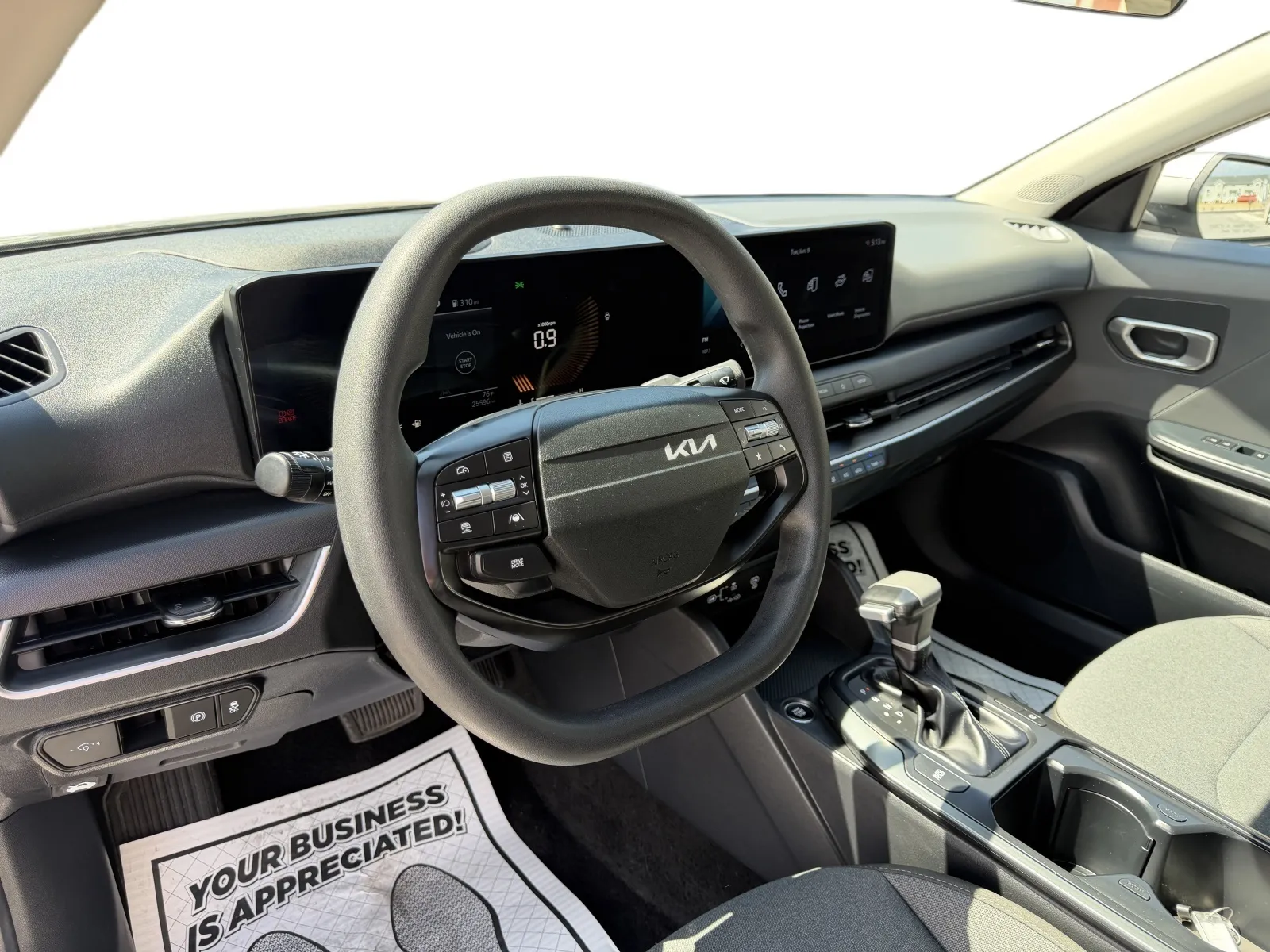 2025 Kia K4 LXS - Photo 6