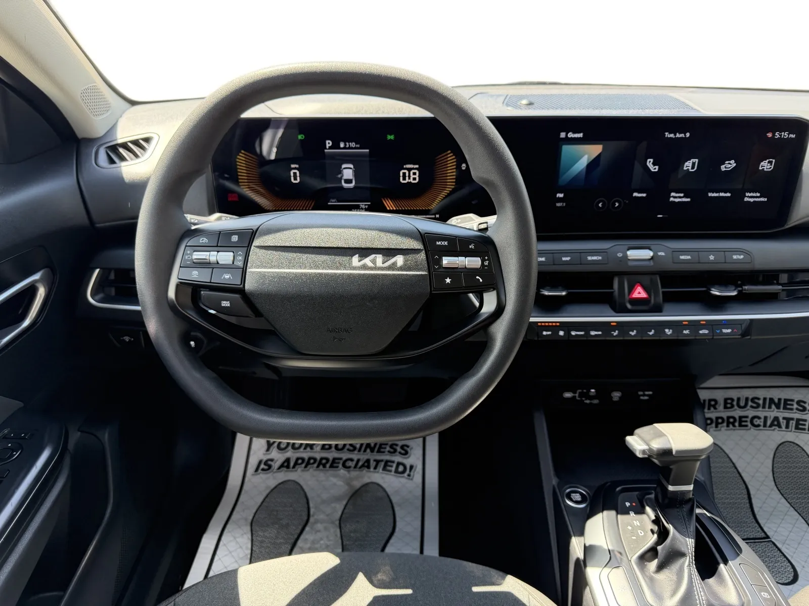 2025 Kia K4 LXS - Photo 13
