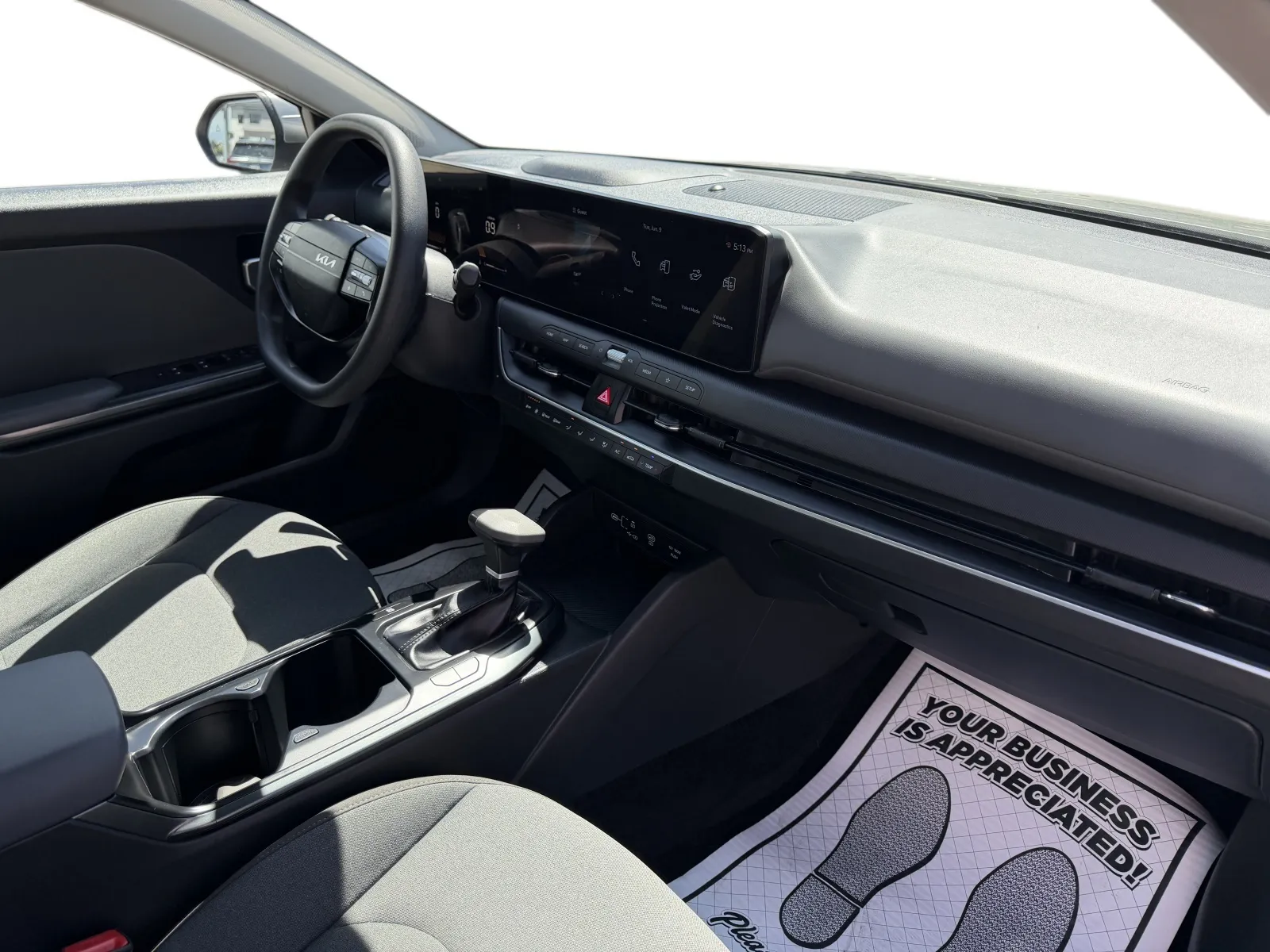 2025 Kia K4 LXS - Photo 7