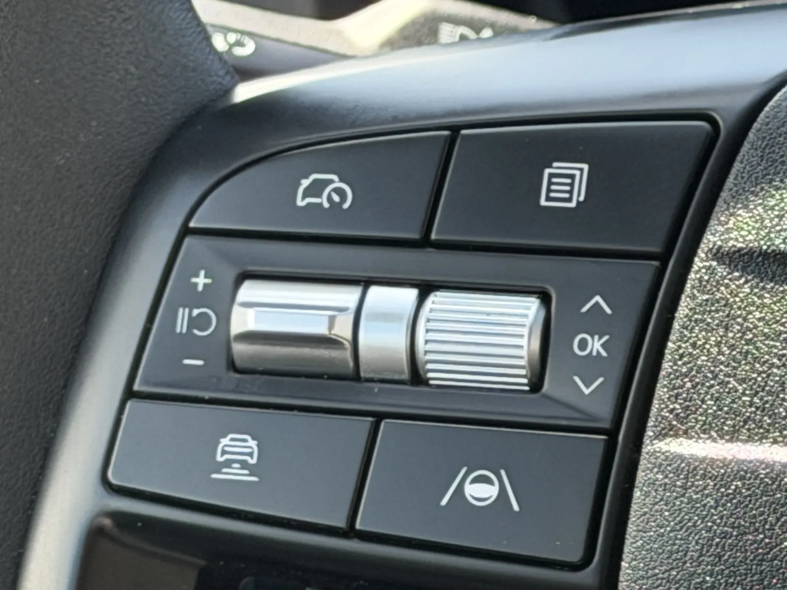 2025 Kia K4 LXS - Photo 16