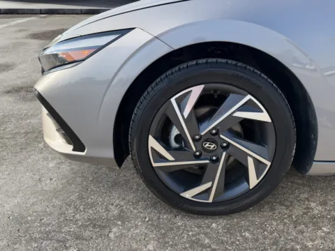 More photos of 2025 Hyundai ELANTRA Limited at SR PRIME AUTO, UT