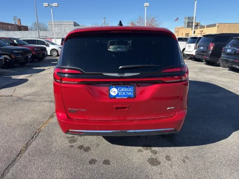 More photos of 2026 Chrysler Pacifica Select at Gregg Young Chrysler Dodge Jeep Ram of Atlantic, IA