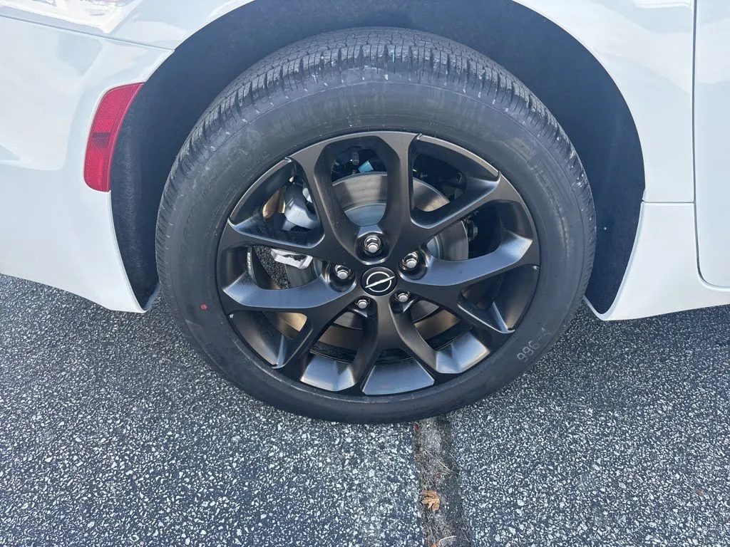 2026 Chrysler Pacifica photo 3