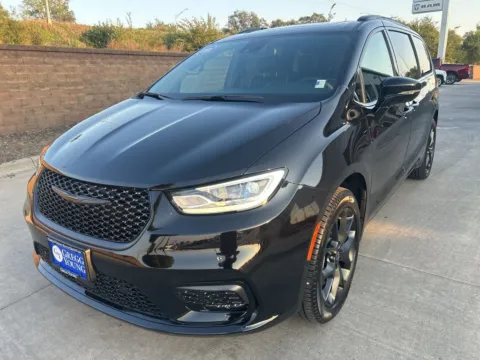 Photos of 2026 Chrysler Pacifica Limited for sale in Atlantic, IA at Gregg Young Chrysler Dodge Jeep Ram of Atlantic