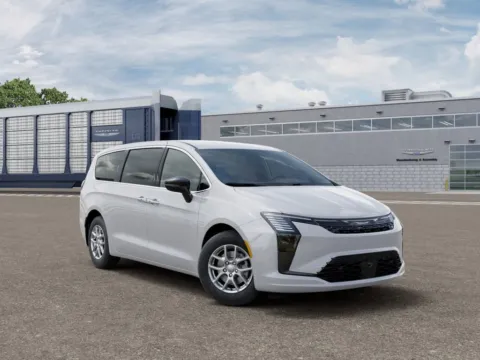 More photos of 2027 Chrysler Pacifica Select at Gregg Young Chrysler Dodge Jeep Ram of Atlantic, IA