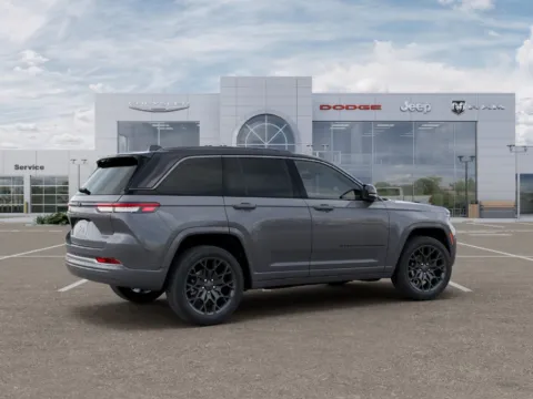 More photos of 2027 Jeep Grand Cherokee Summit at Gregg Young Chrysler Dodge Jeep Ram of Atlantic, IA