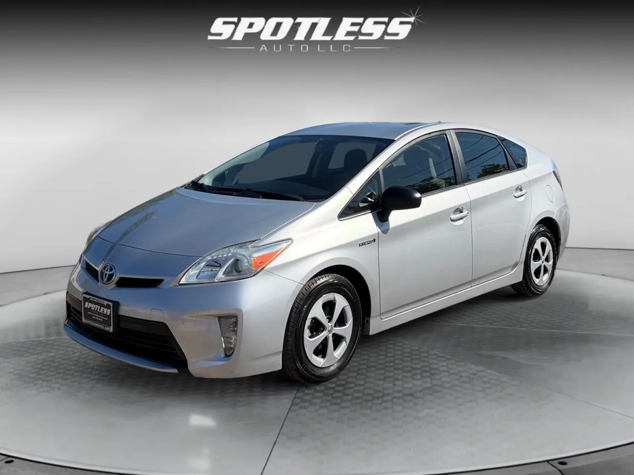 Silver 2014 Toyota Prius Five for sale in San Antonio, TX