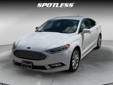 White 2017 Ford Fusion Hybrid SE for sale in San Antonio, TX