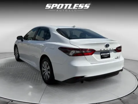 More photos of 2021 Toyota Camry Hybrid LE at Spotless Auto San Pedro, TX