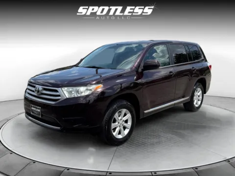 Red 2011 Toyota Highlander SE for sale in San Antonio, TX