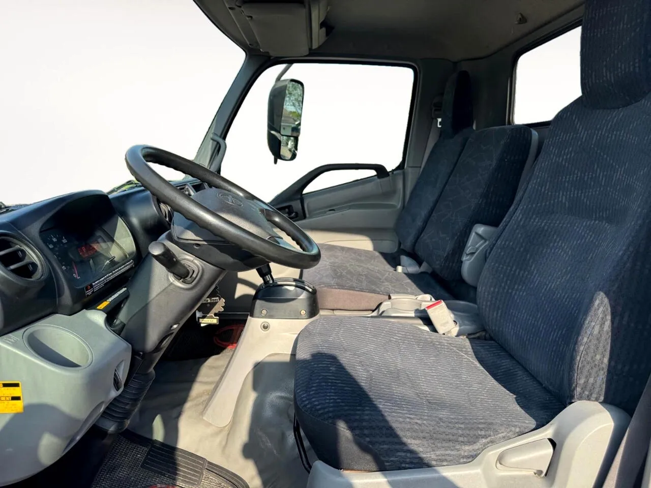 Hino 155 photo 17