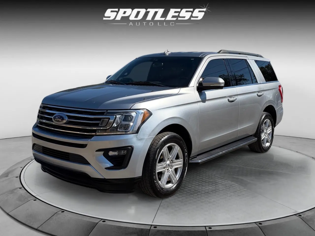 Silver 2021 Ford Expedition XLT for sale in San Antonio, TX