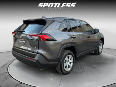 More photos of 2022 Toyota RAV4 LE at Spotless Auto San Pedro, TX