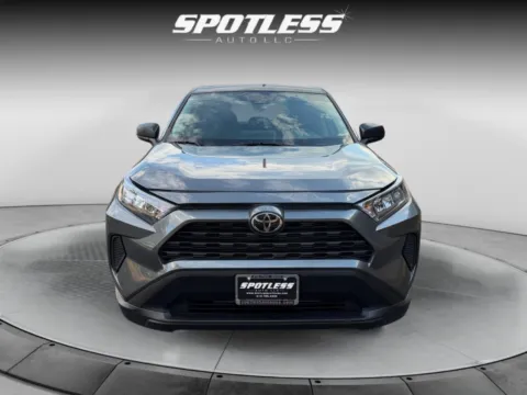 More photos of 2022 Toyota RAV4 LE at Spotless Auto San Pedro, TX