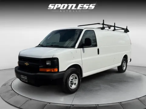 White 2015 Chevrolet Express 2500 Work Van for sale in San Antonio, TX