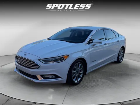 White 2017 Ford Fusion Hybrid SE for sale in San Antonio, TX