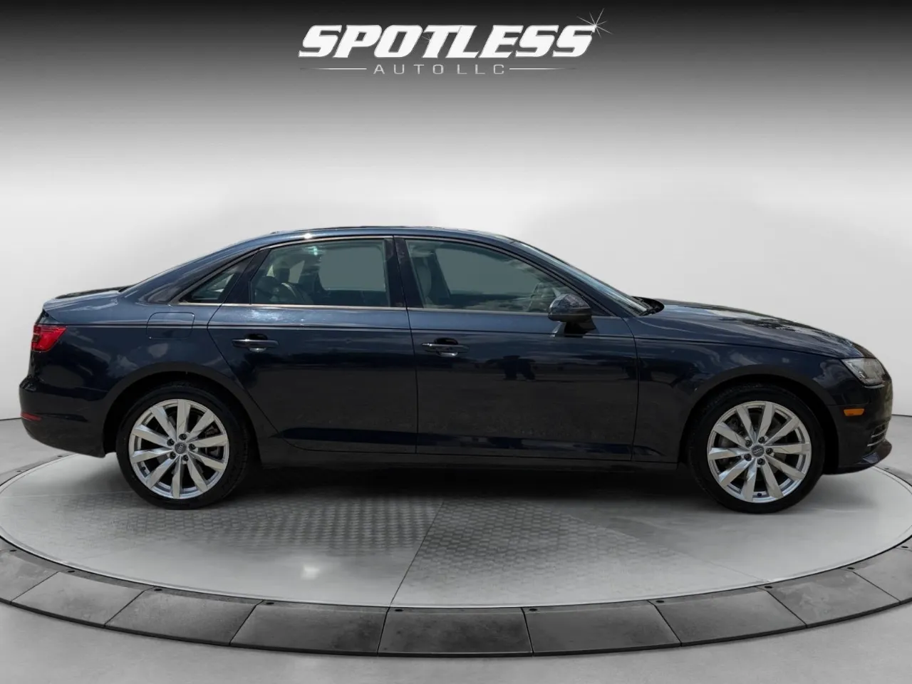 2017 Audi A4 Premium - Photo 8