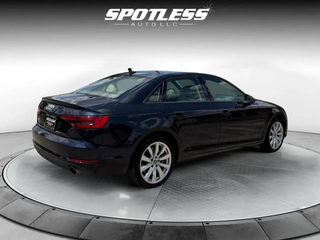 2017 Audi A4 Premium - Photo 9