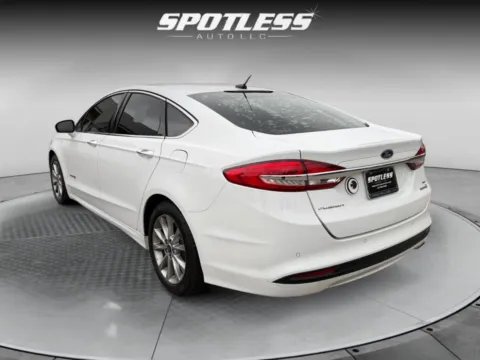 More photos of 2017 Ford Fusion Hybrid SE at Spotless Auto San Pedro, TX