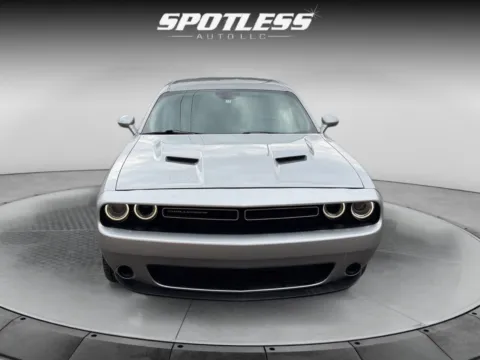 More photos of 2020 Dodge Challenger SXT at Spotless Auto San Pedro, TX