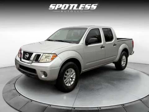 Silver 2019 Nissan Frontier SV for sale in San Antonio, TX