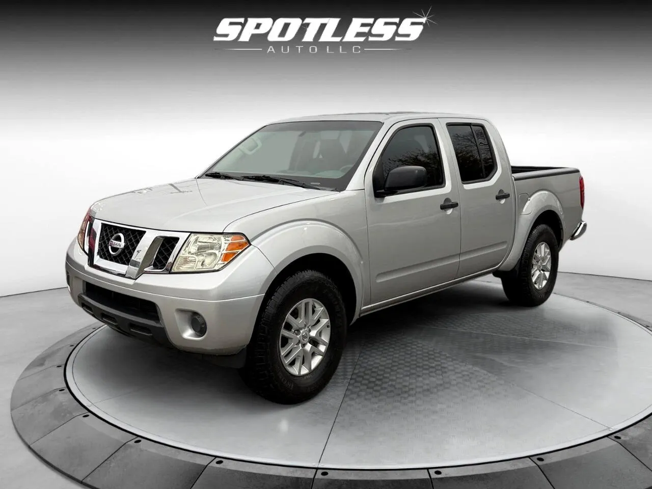 Silver 2019 Nissan Frontier SV for sale in San Antonio, TX