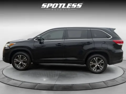 Another view of 2019 Toyota Highlander LE for sale in San Antonio, TX at Spotless Auto San Pedro