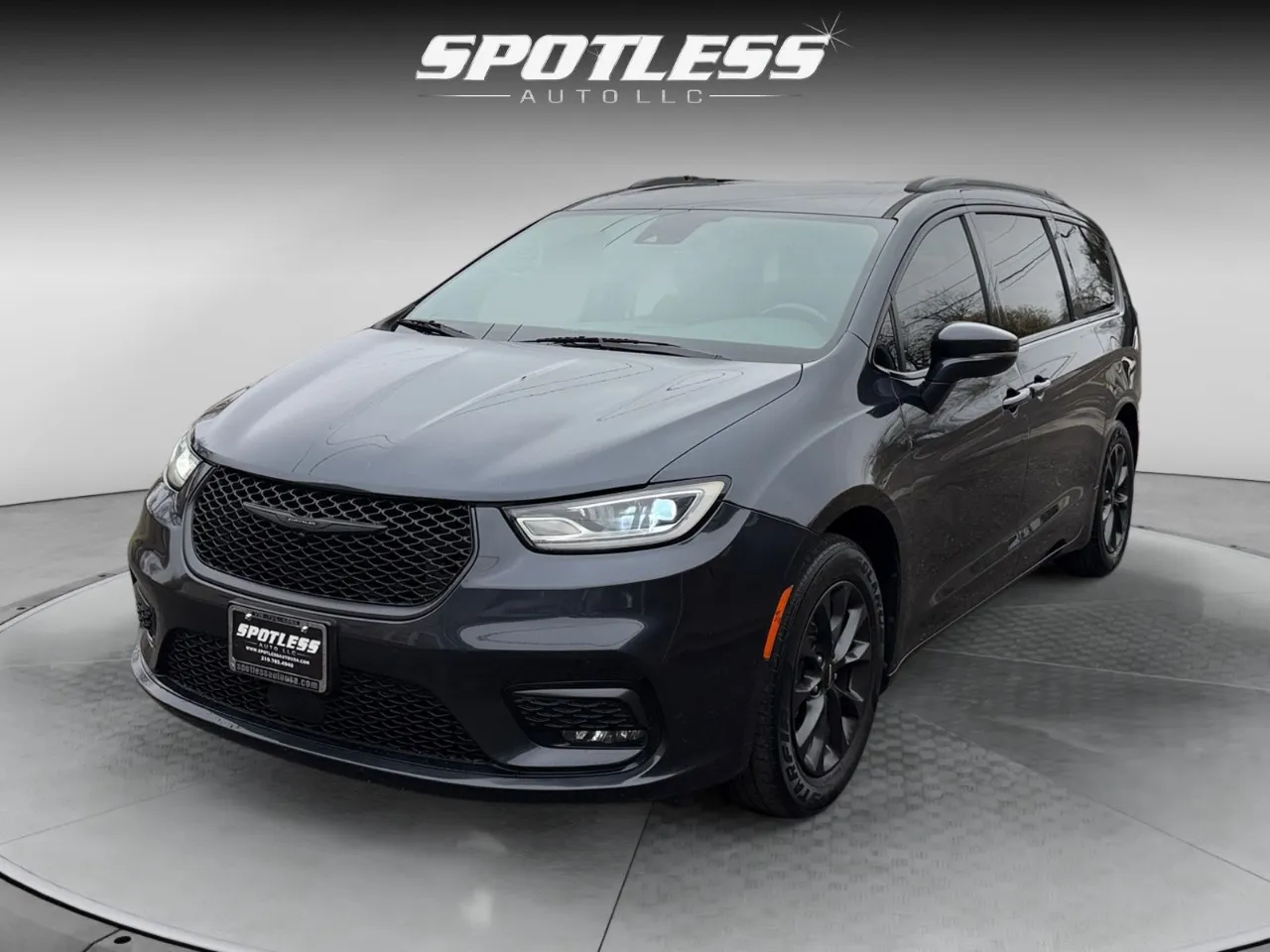 Blue 2021 Chrysler Pacifica Touring for sale in San Antonio, TX