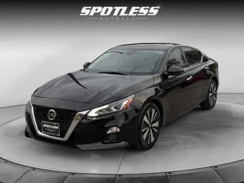 Black 2020 Nissan Altima 2.5 SL for sale in San Antonio, TX