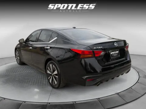 More photos of 2020 Nissan Altima 2.5 SL at Spotless Auto San Pedro, TX