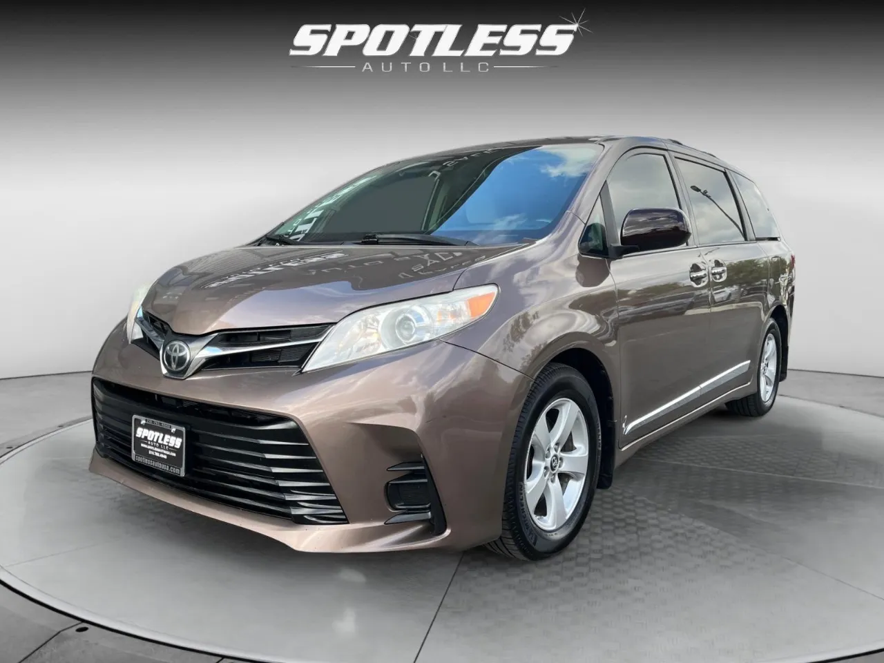 2020 Toyota Sienna LE
