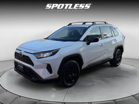 White 2021 Toyota RAV4 LE for sale in San Antonio, TX