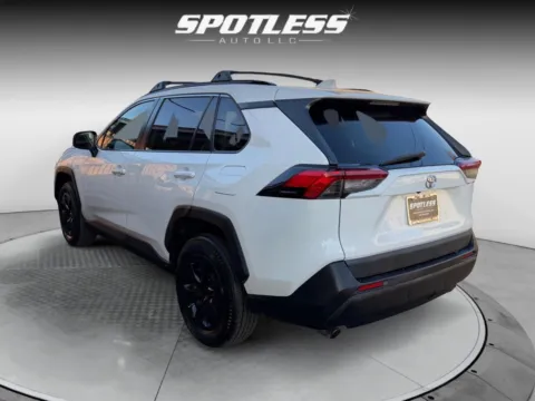 More photos of 2021 Toyota RAV4 LE at Spotless Auto San Pedro, TX