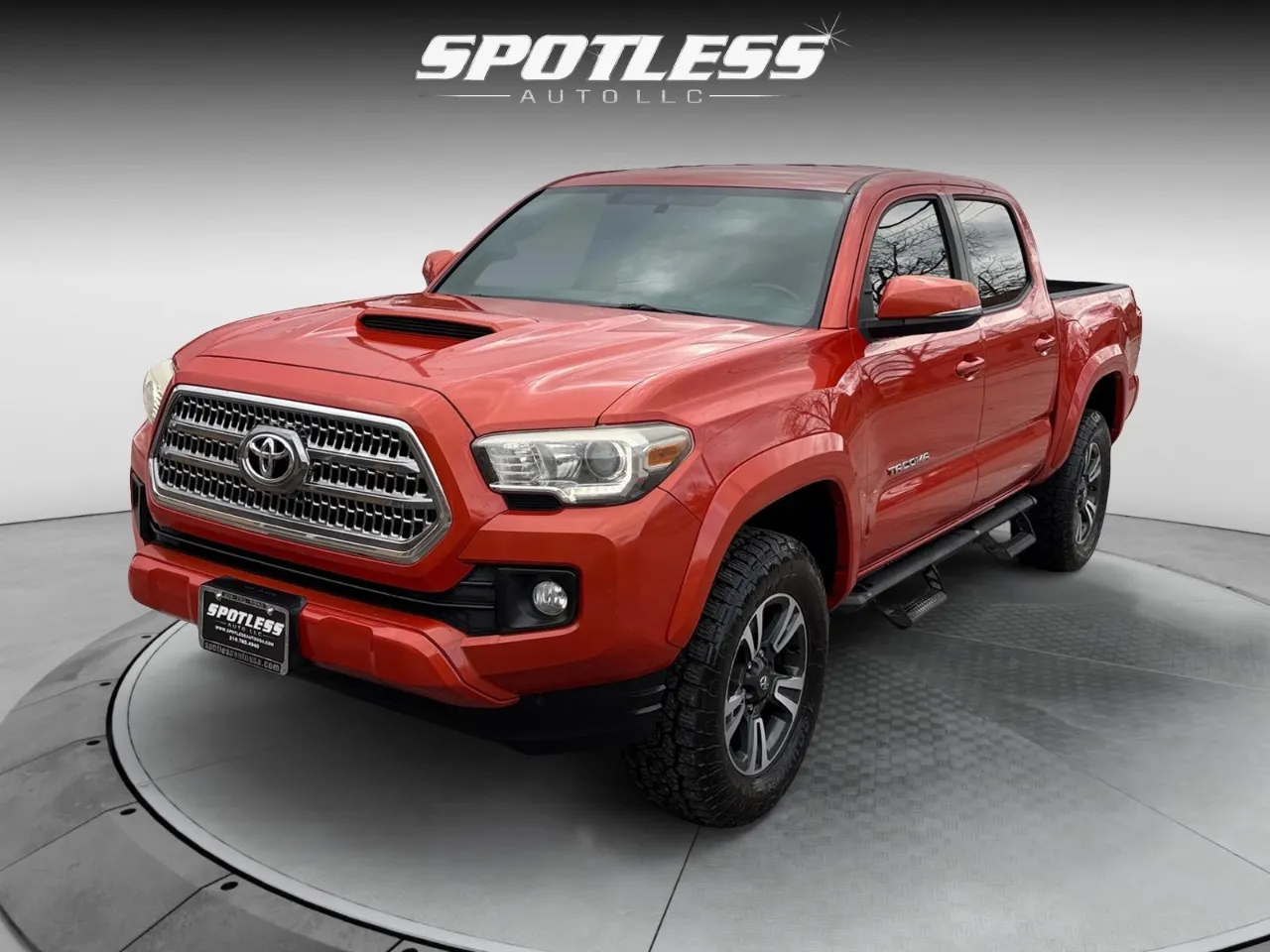 Orange 2016 Toyota Tacoma TRD Sport for sale in San Antonio, TX
