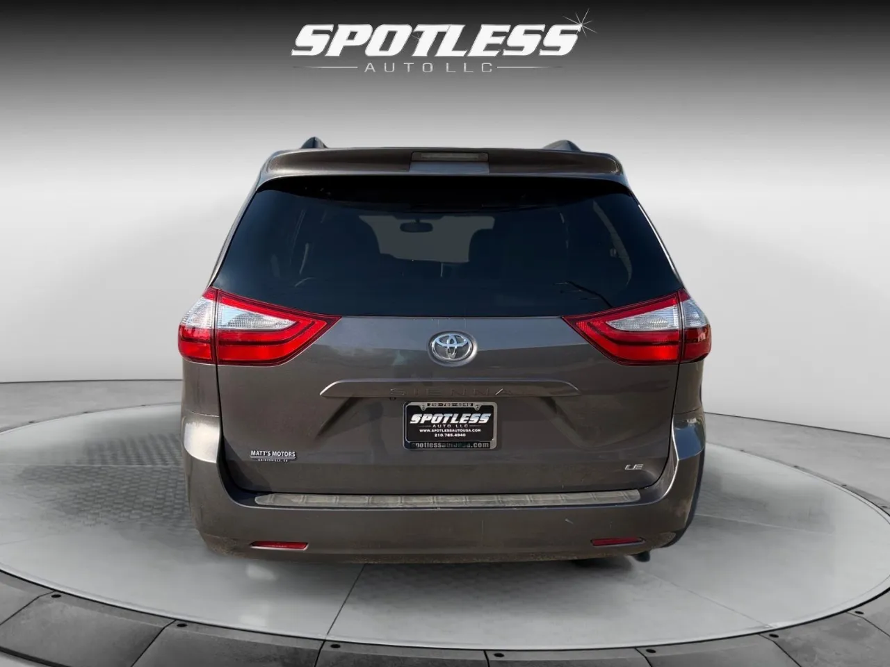 2015 Toyota Sienna LE - Photo 6