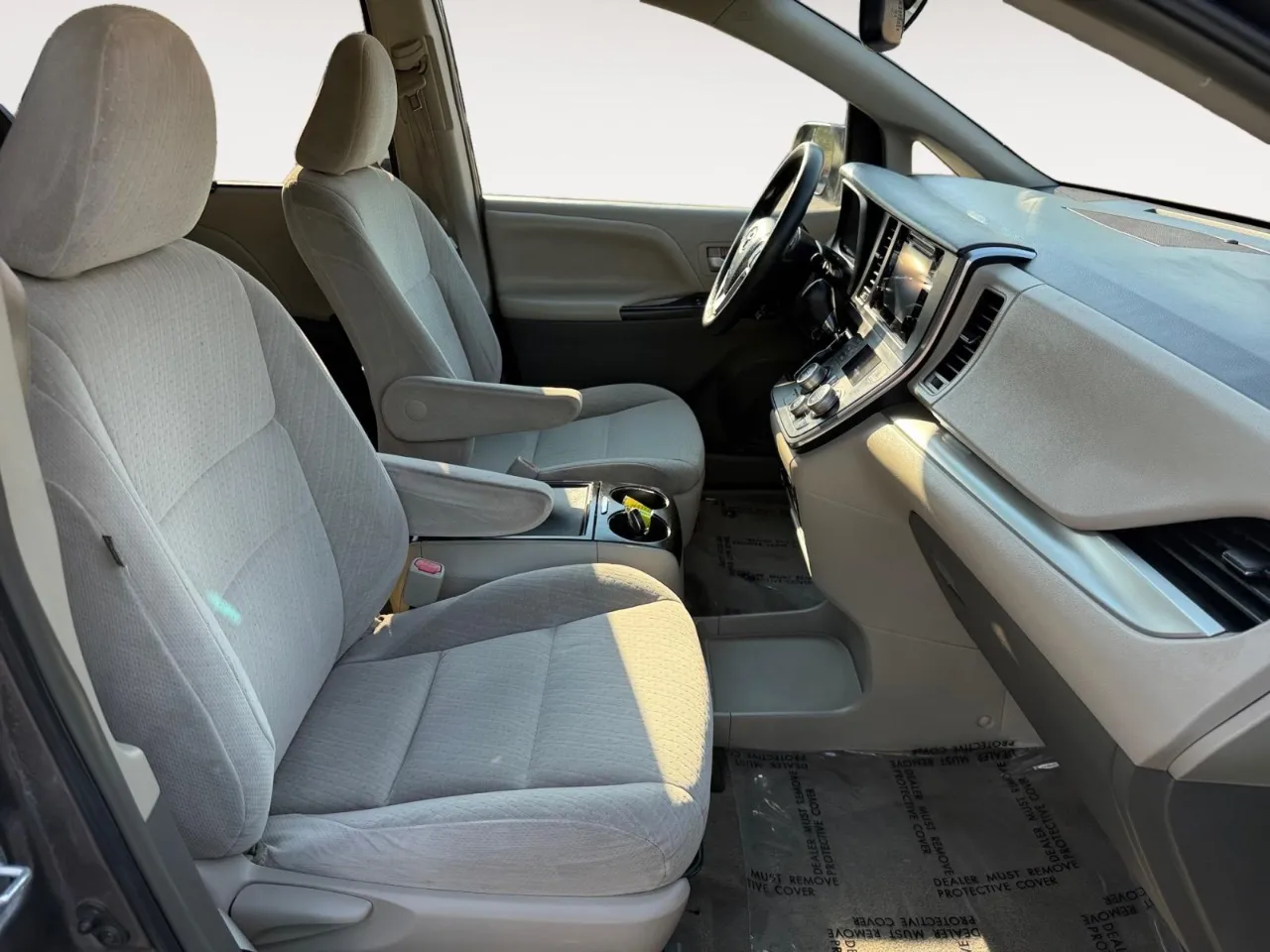 2015 Toyota Sienna LE - Photo 20