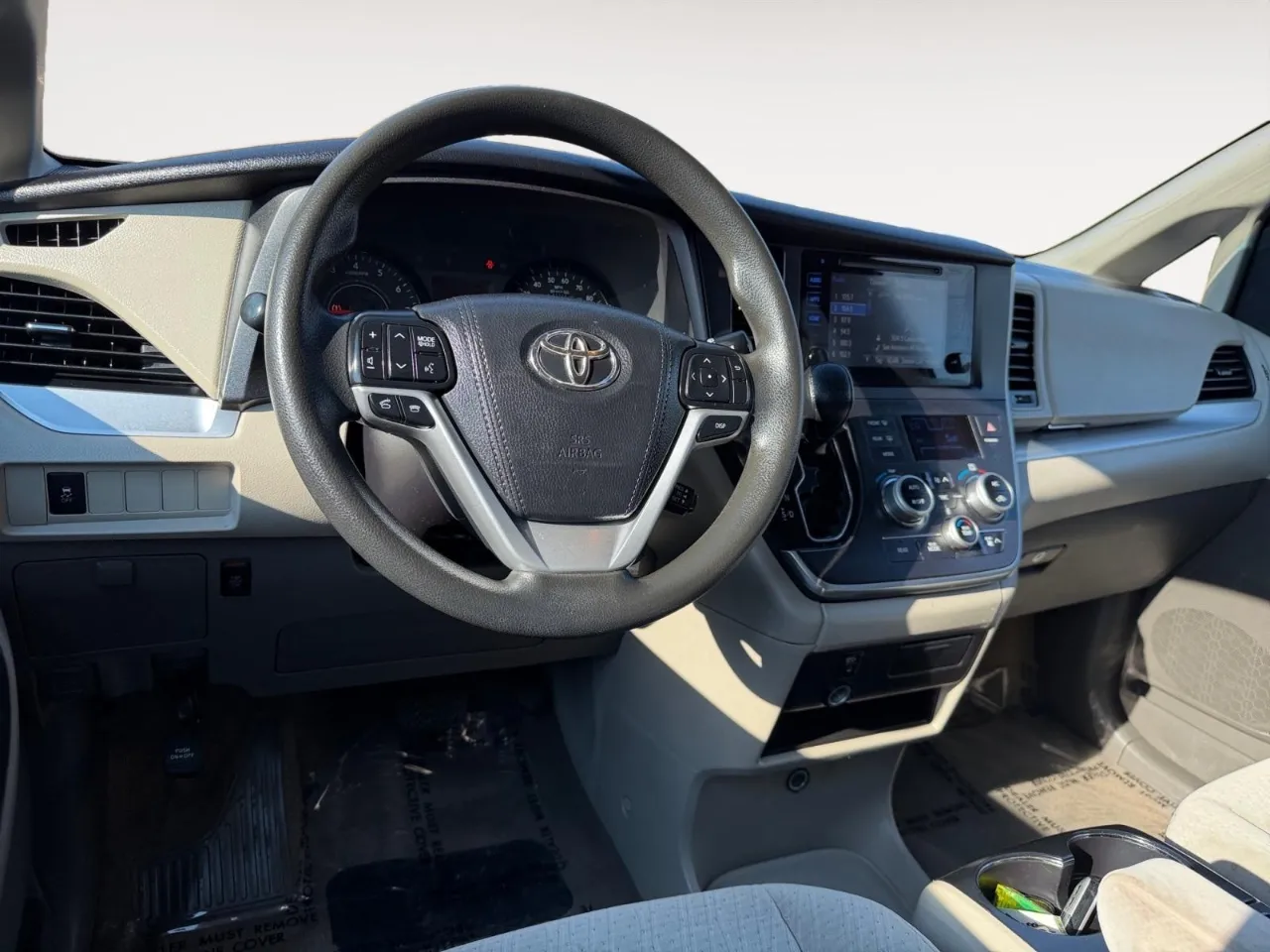 2015 Toyota Sienna LE - Photo 21