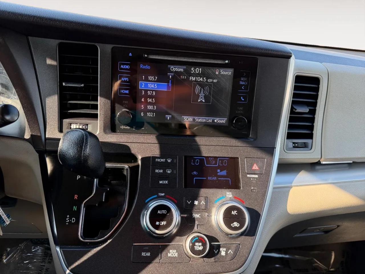 2015 Toyota Sienna LE - Photo 22
