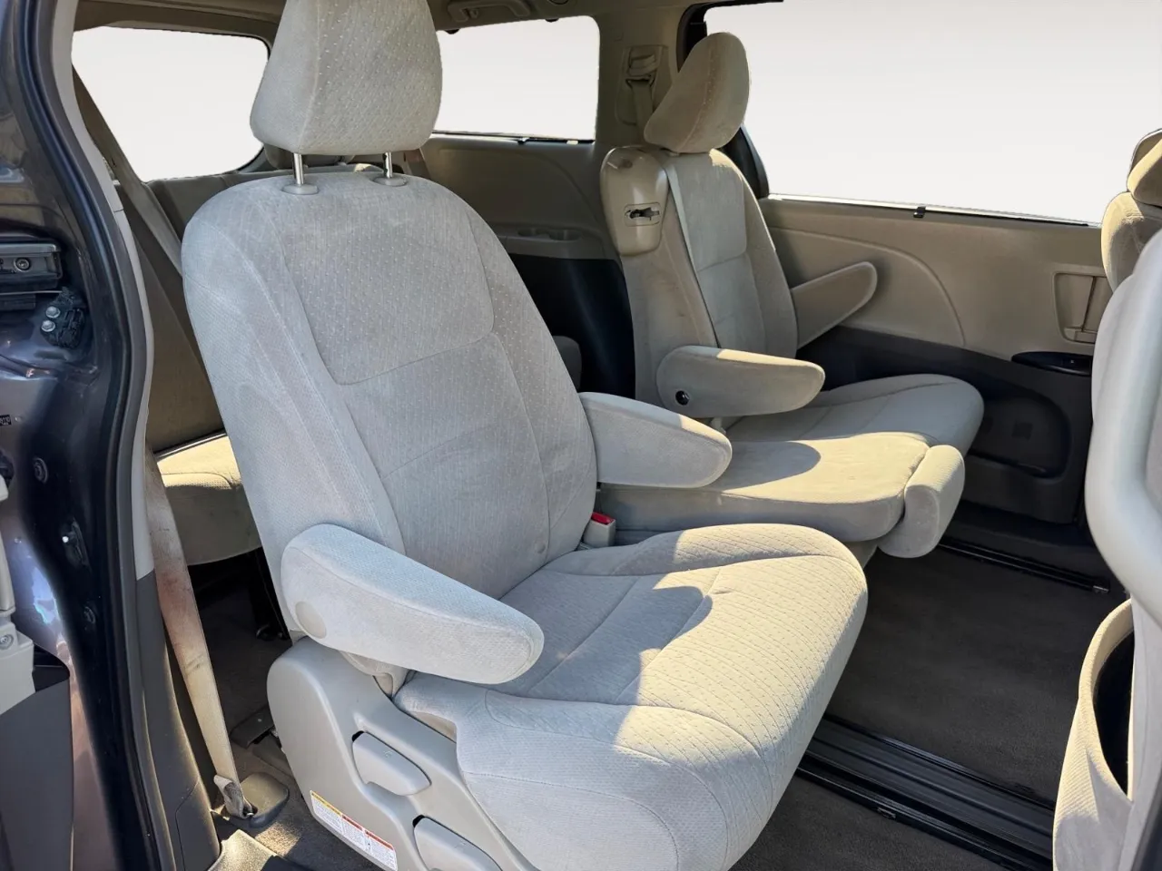 2015 Toyota Sienna LE - Photo 26
