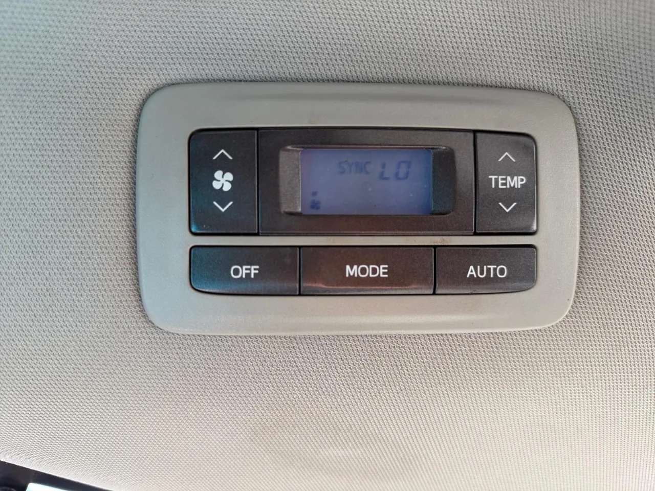 2015 Toyota Sienna LE - Photo 27