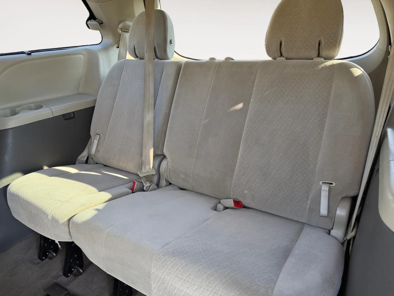 2015 Toyota Sienna LE - Photo 28
