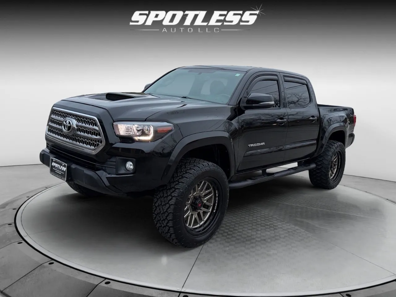 Black 2016 Toyota Tacoma TRD Off-Road for sale in San Antonio, TX