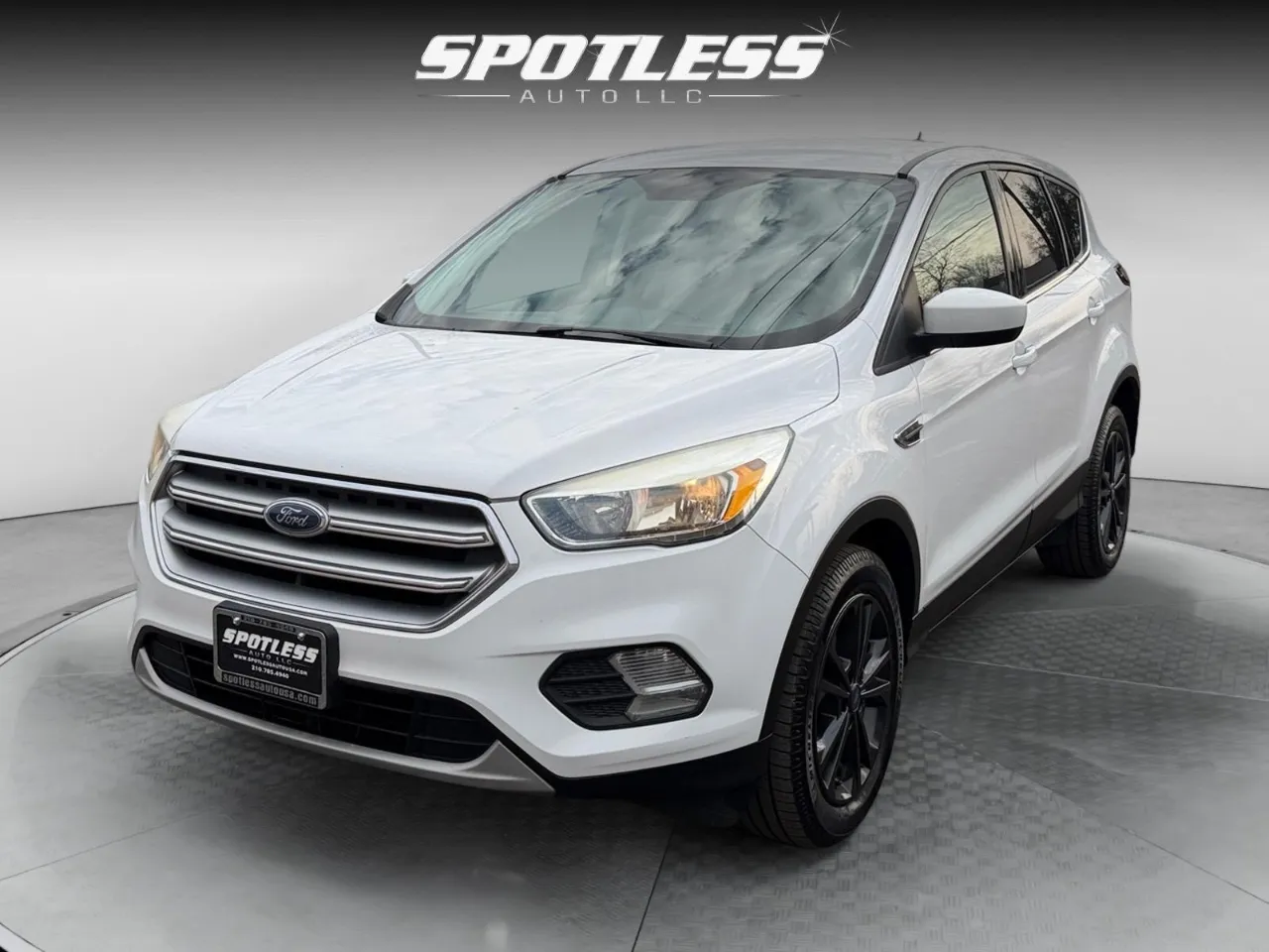 White 2017 Ford Escape SE for sale in San Antonio, TX
