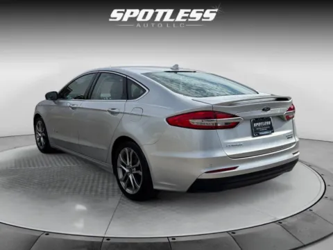 More photos of 2019 Ford Fusion Hybrid Titanium at Spotless Auto San Pedro, TX
