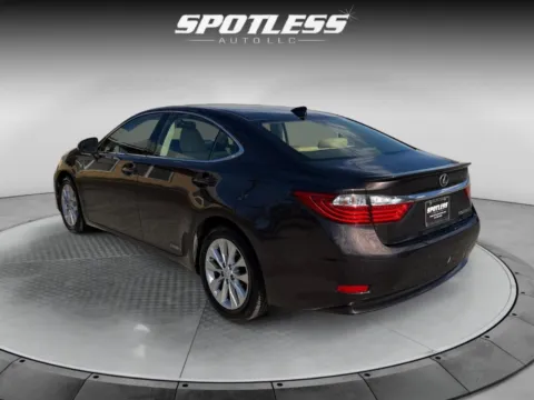 More photos of 2015 Lexus ES 300h at Spotless Auto San Pedro, TX